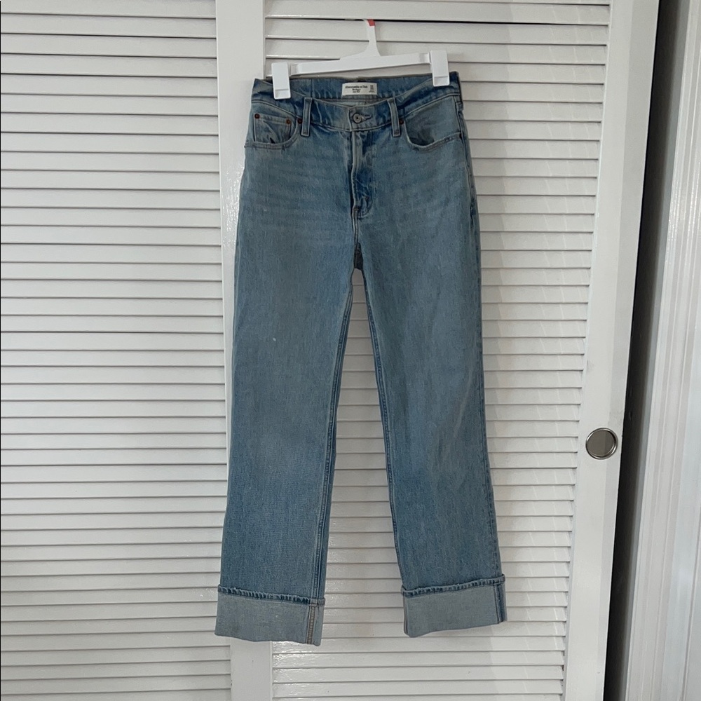 Abercrombie & Fitch The Baggy Low Rise Jeans